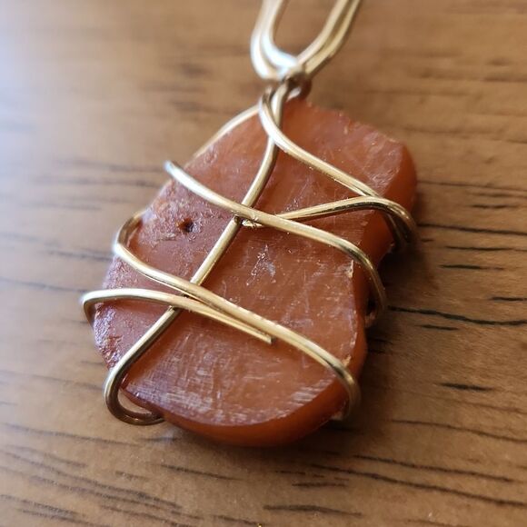 Gold aluminum wire wrapped Baltic Lithuanian amber pendant - Picture 4 of 5